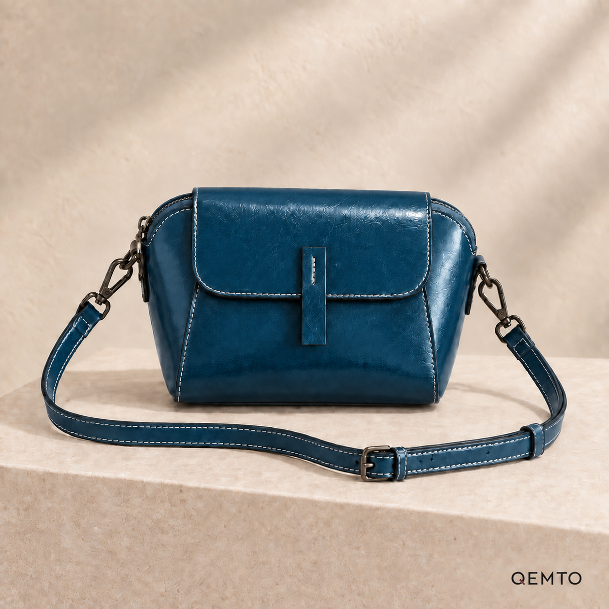 QEMTO Nora Crossbody Bag in Blue — front product view