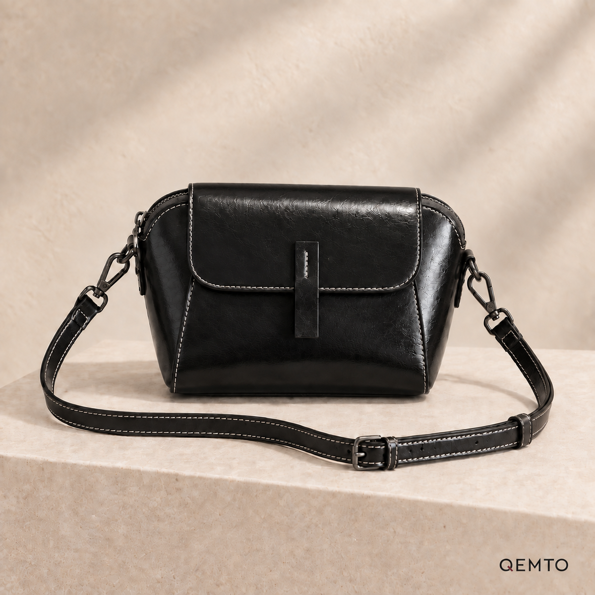 QEMTO Nora Crossbody Bag in Black — front product view